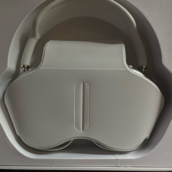 Apple Other - Silver Apple AirPods Max